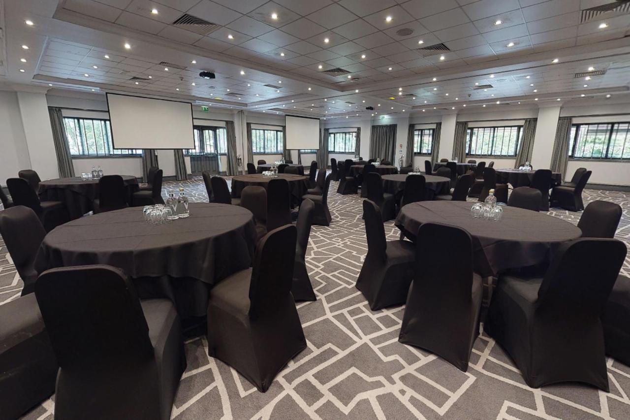 Village Hotel Warrington Zewnętrze zdjęcie