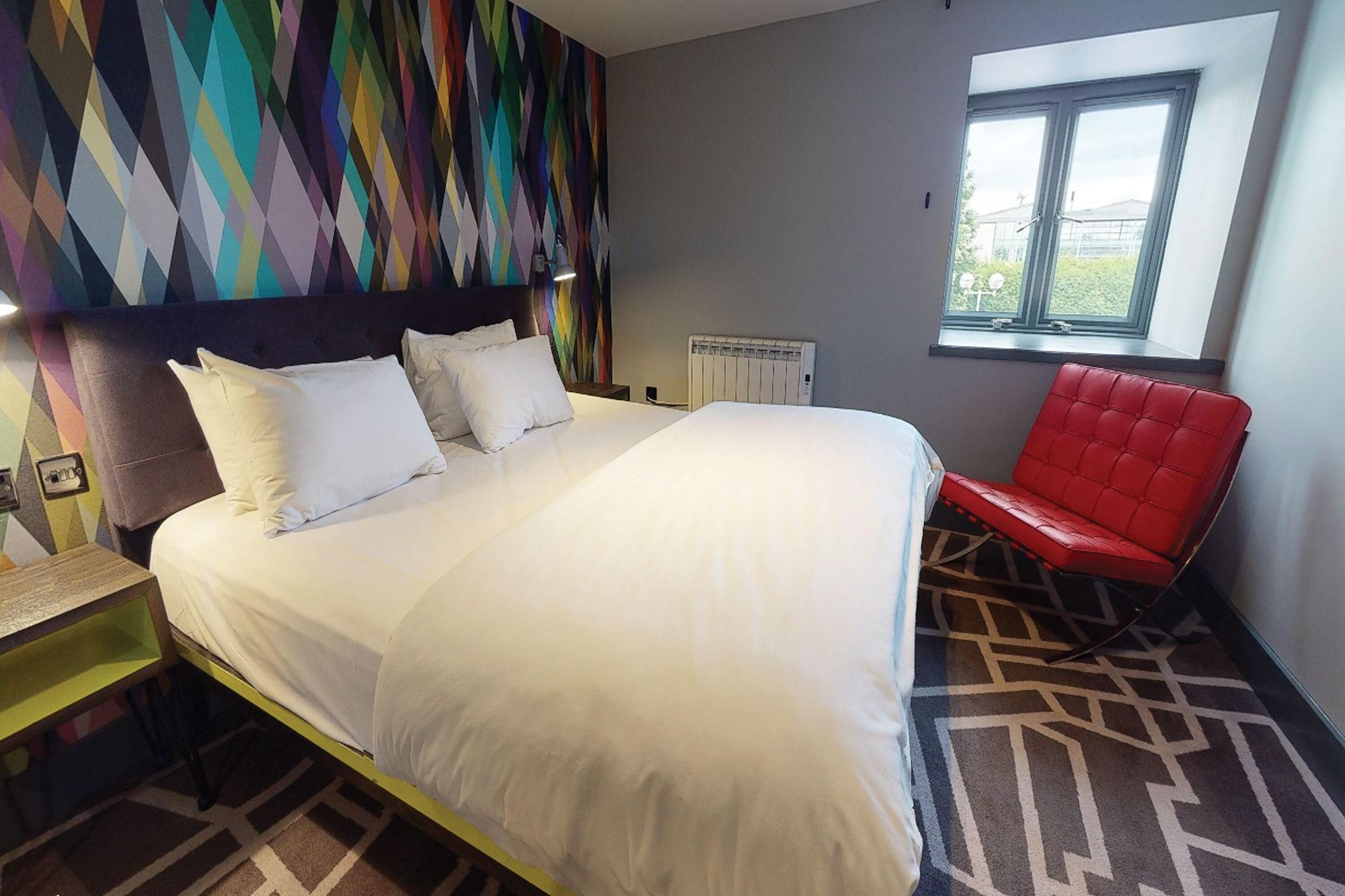 Village Hotel Warrington Zewnętrze zdjęcie