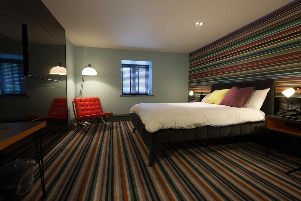 Village Hotel Warrington Zewnętrze zdjęcie