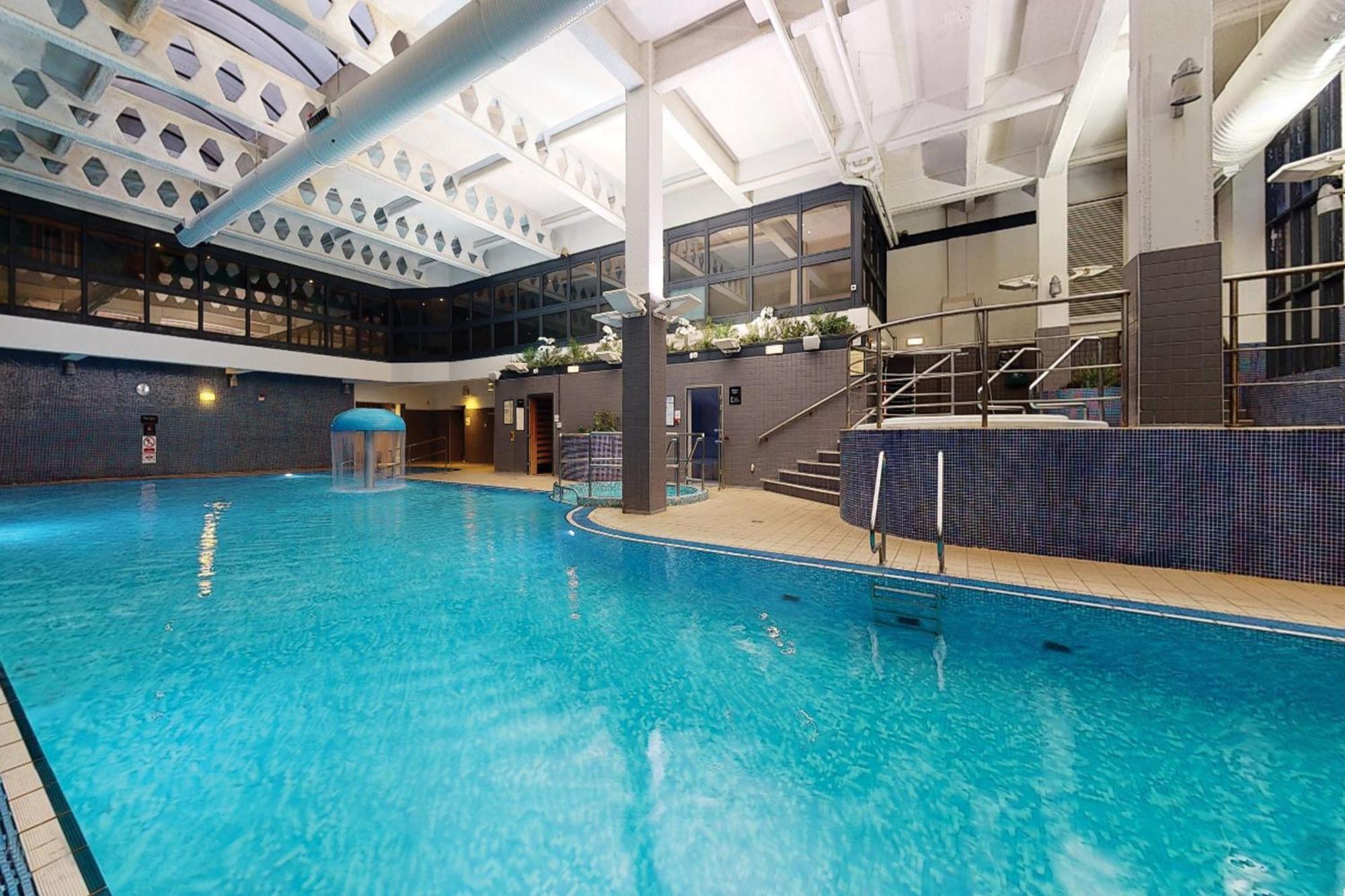 Village Hotel Warrington Zewnętrze zdjęcie