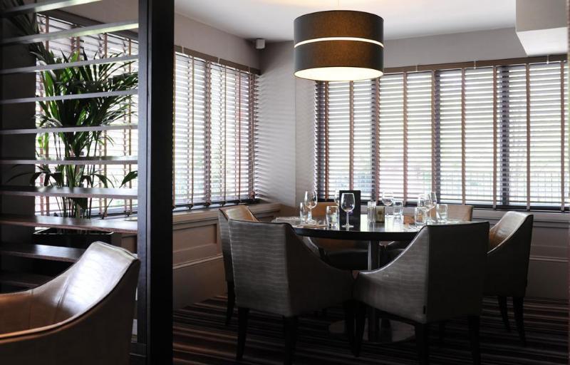 Village Hotel Warrington Zewnętrze zdjęcie