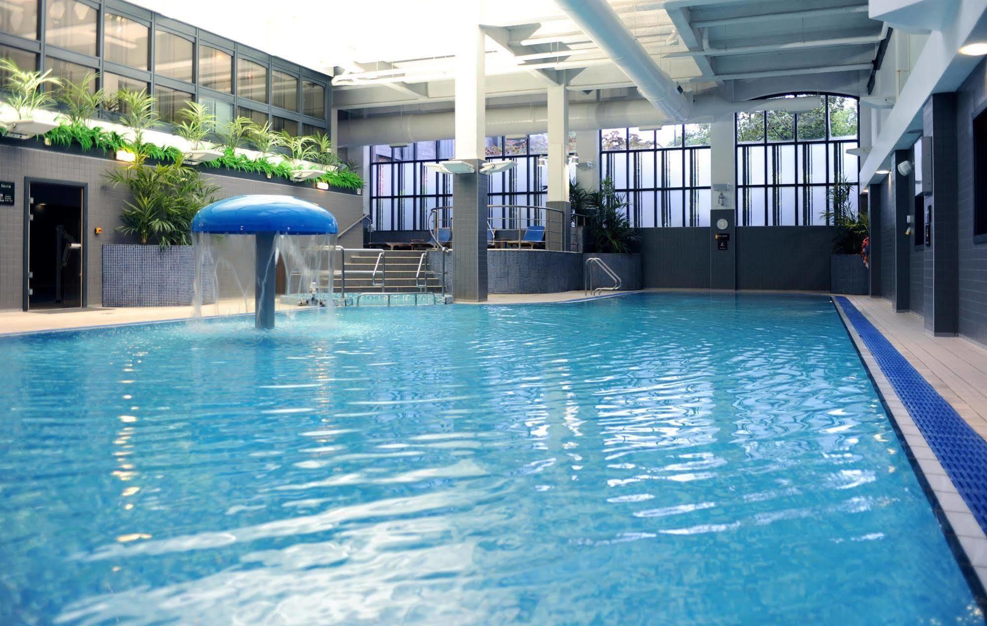 Village Hotel Warrington Zewnętrze zdjęcie